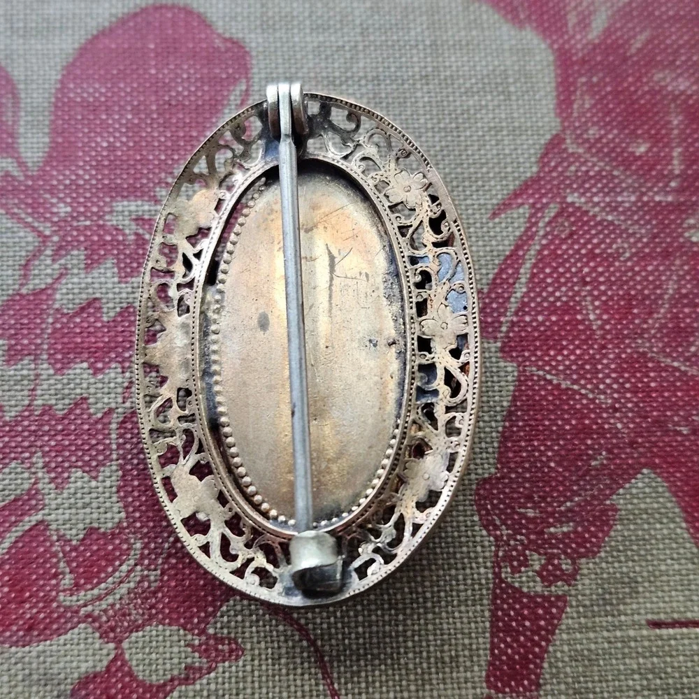 Antique Chech Gklass Red Oval Brooch Gold Tone Filigree Floral Leaf Enamel Pin